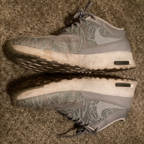 Nike Shoes 8.5 - Picture 2 of 8